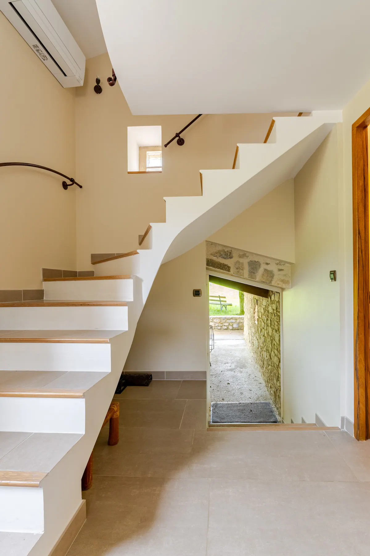 The spiral staircase of the suite