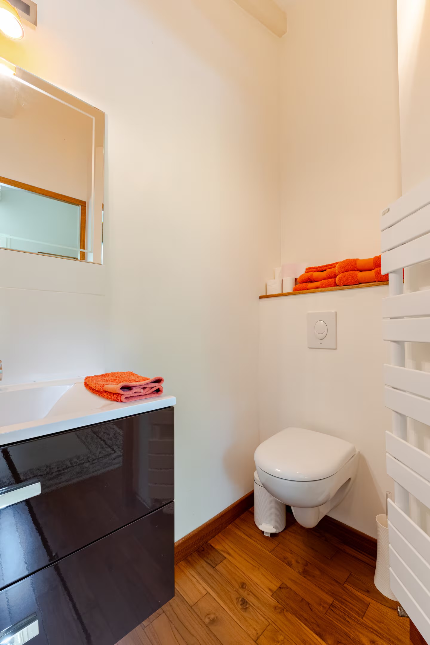 The private bathroom of bedroom 3