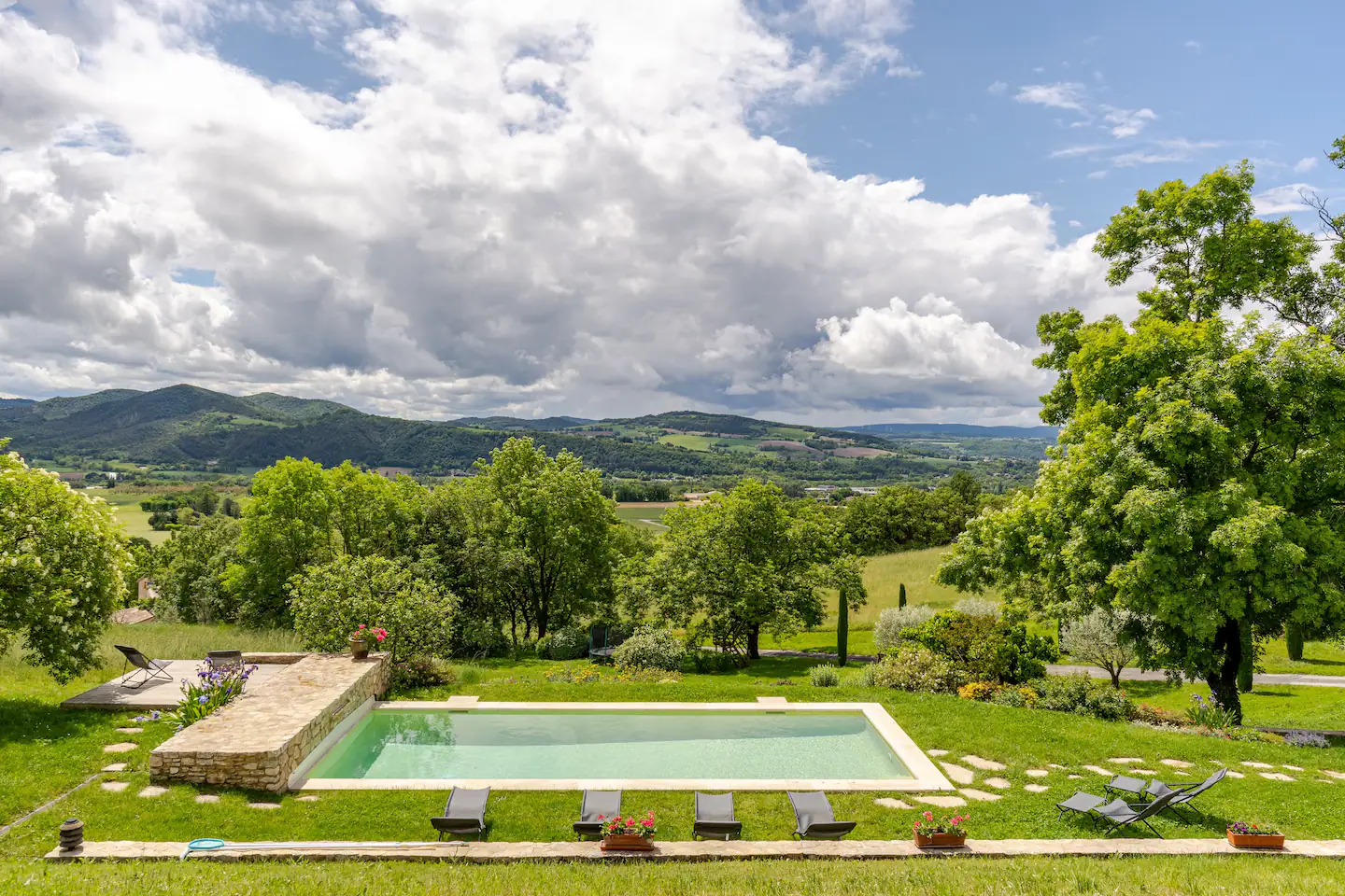 The courtyard and garden of the estate