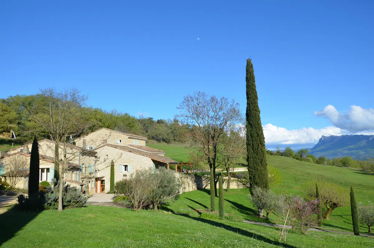 The farmhouse and its great cypress