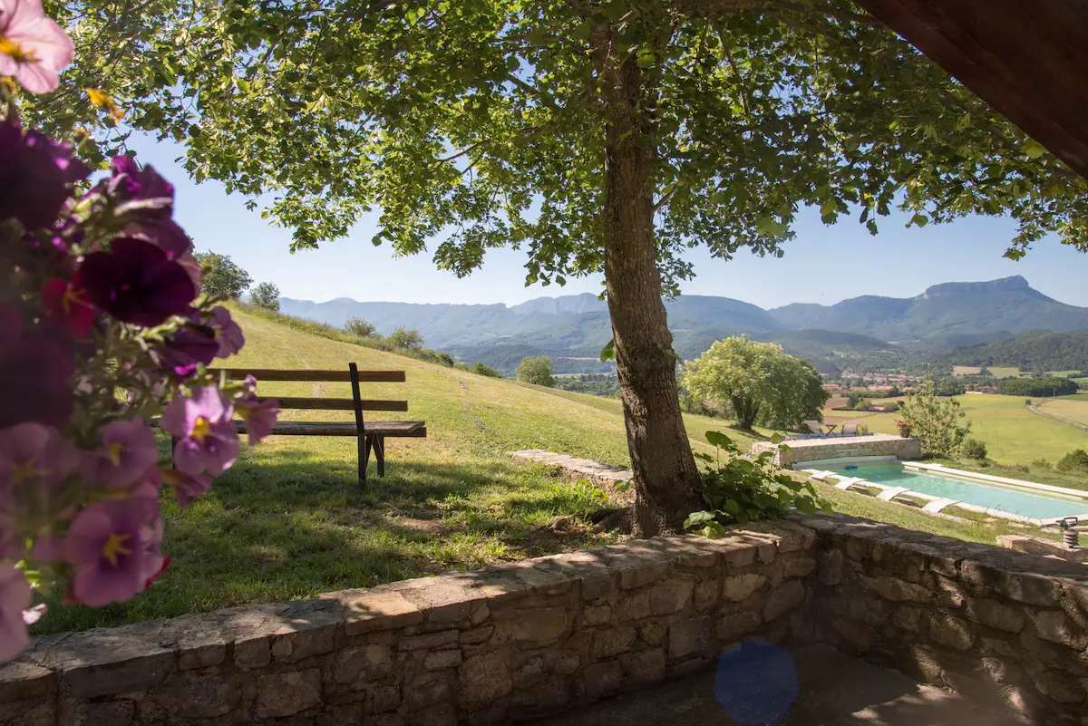 The pool with panoramic views over the mountains
